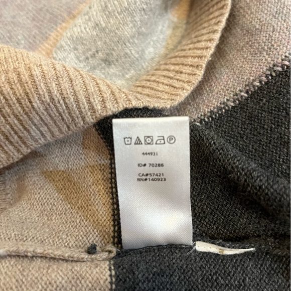 Loft plaid crew neck sweater with ruffle on sleeve. Size small - Picture 9 of 9